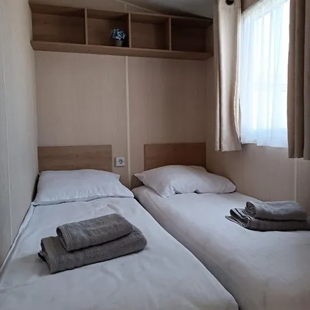 Camping Rebeka's Caravan *